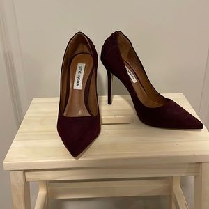 Plum size 7 Steve Madden pumps
